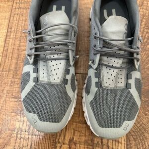 On Cloud Running Women's Gray Athletic Shoes